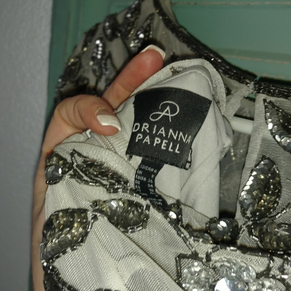 2 dresses - Picture 5 of 8